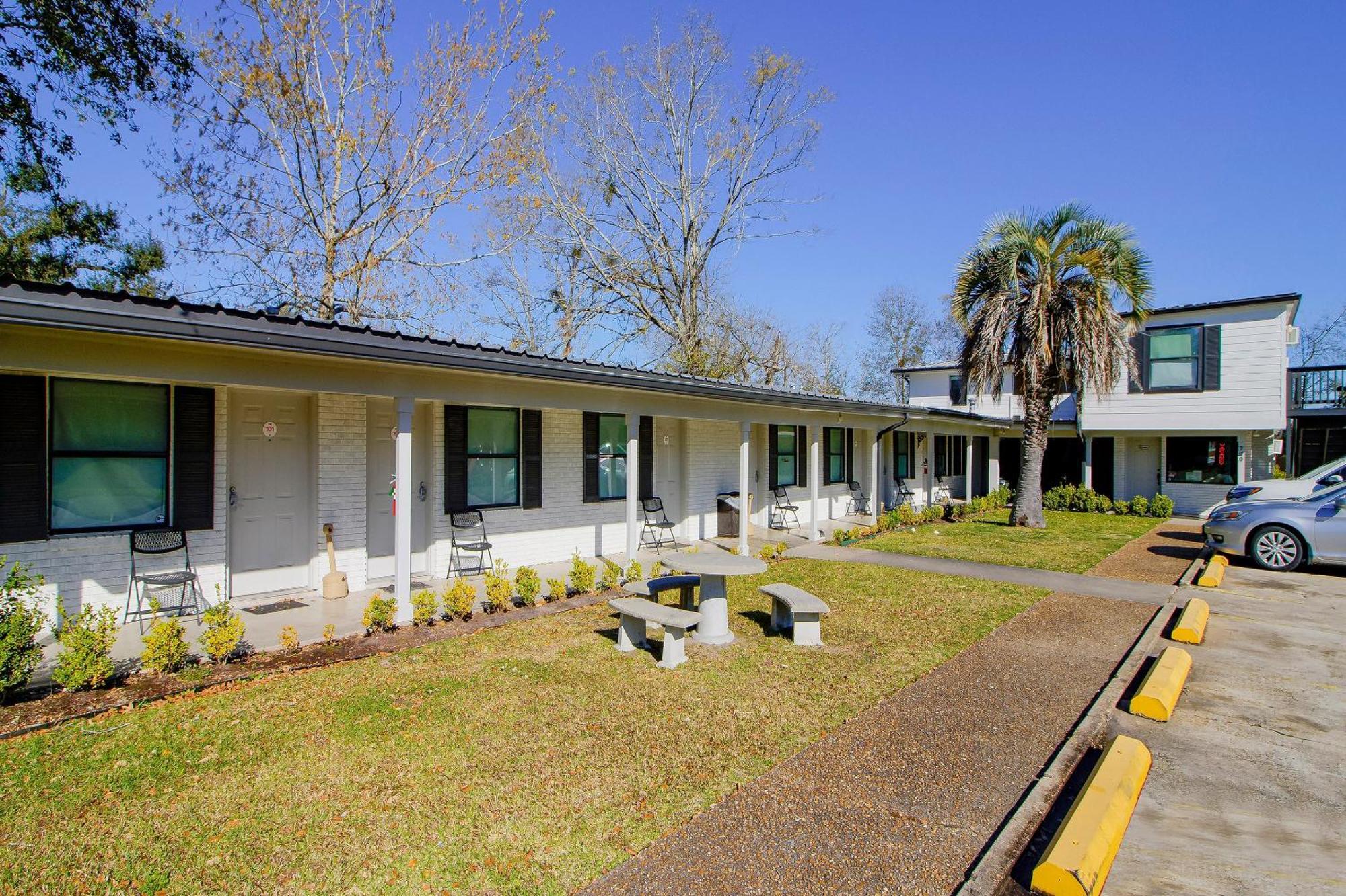 Oyo Hotel Sulphur La Hwy 90 West Bagian luar foto